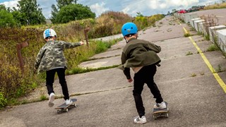 Børn på skateboard
